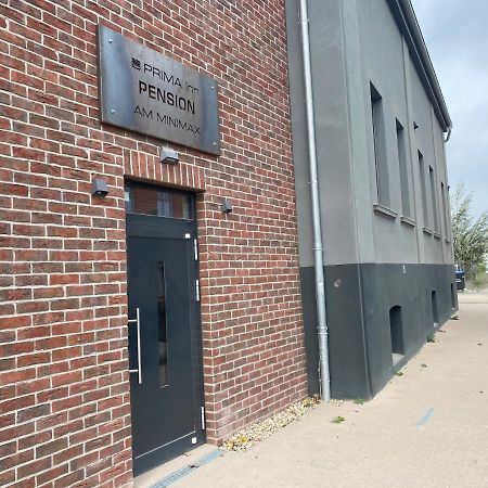 Prima Inn Unterkunft Direkt Ueber Der "Bar Am Minimax" Нойрупин Екстериор снимка